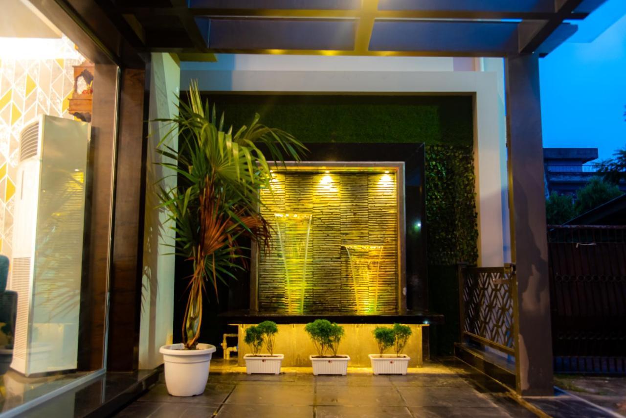 Hotel Royal Livin Варанасі Екстер'єр фото