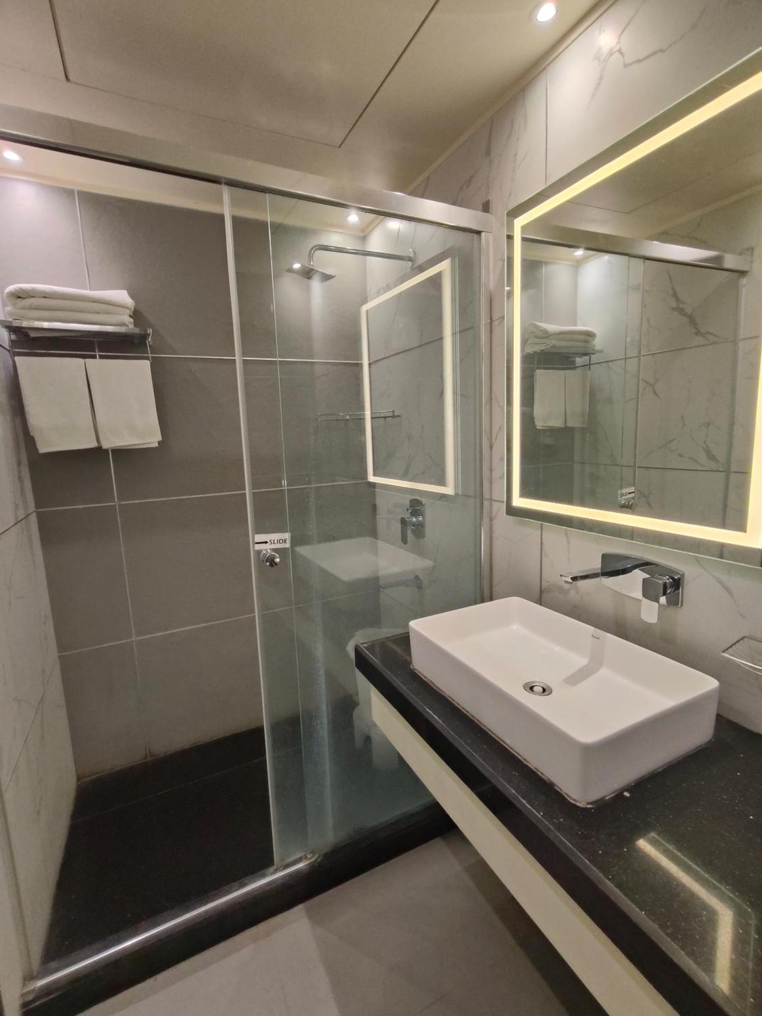 Hotel Royal Livin Варанасі Екстер'єр фото
