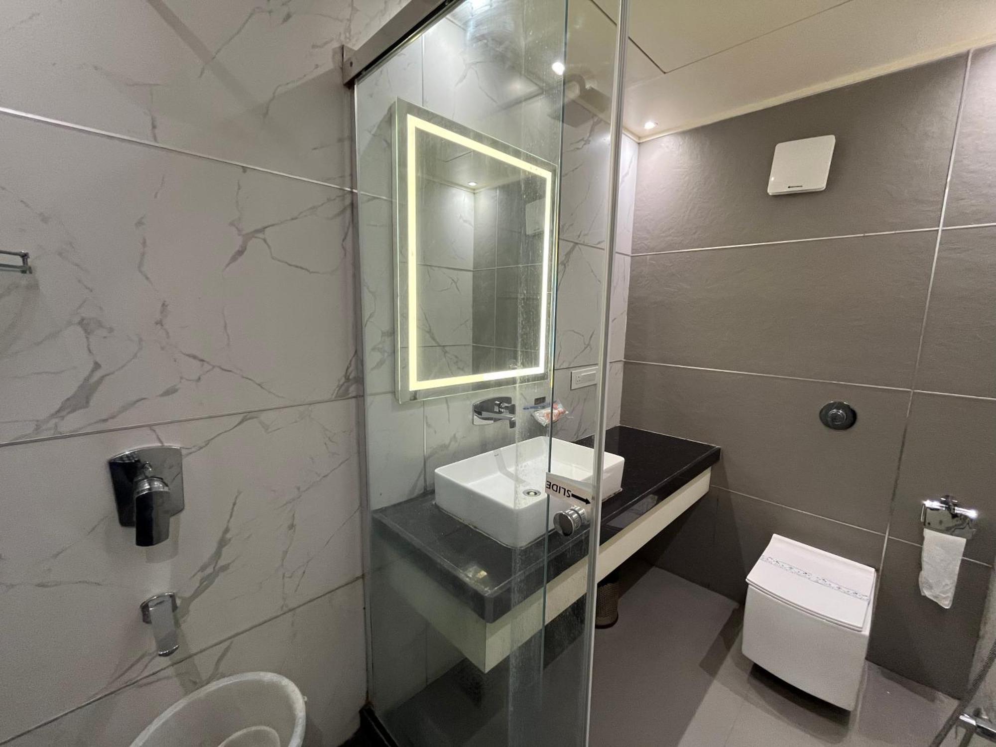 Hotel Royal Livin Варанасі Екстер'єр фото