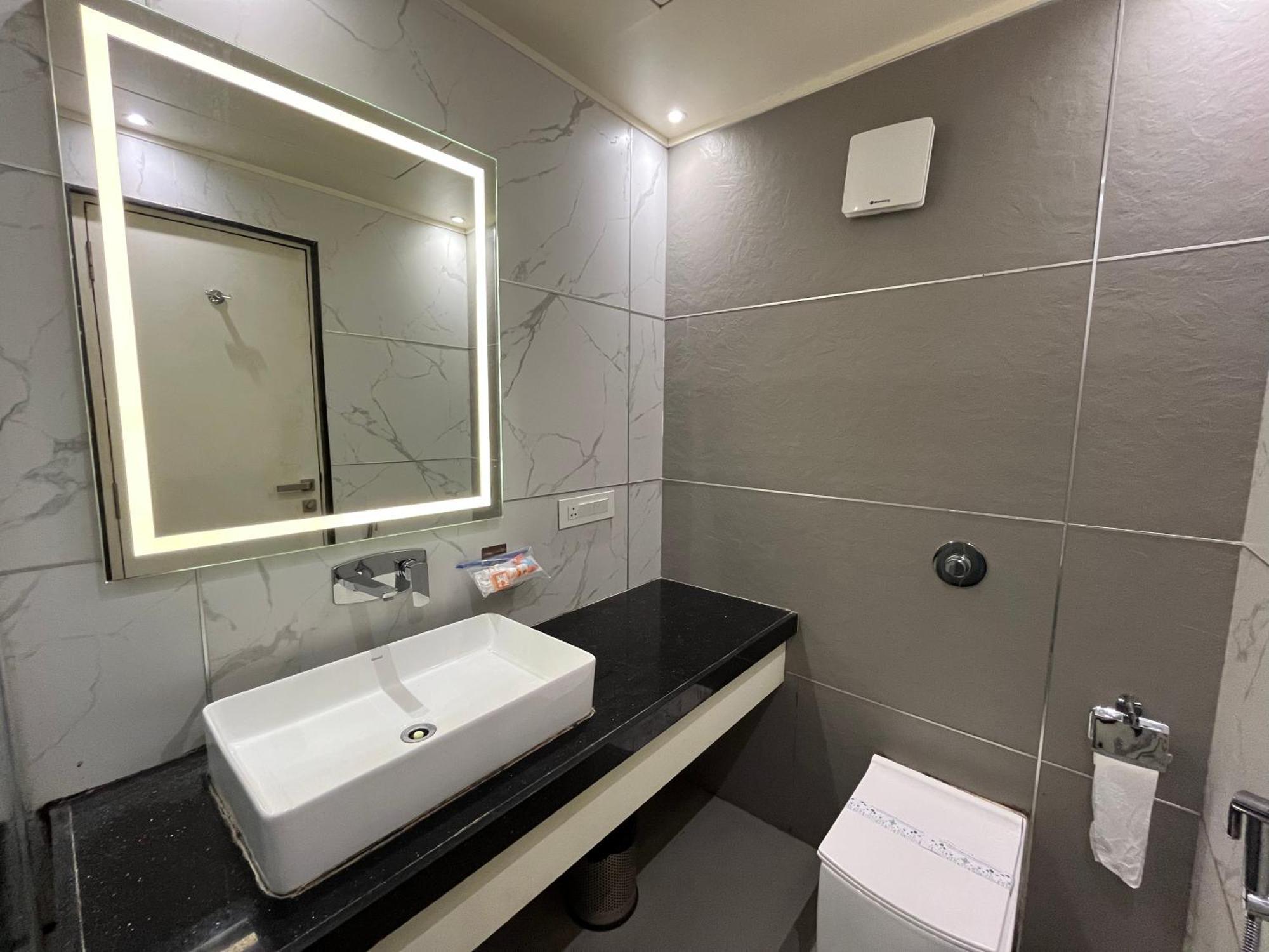 Hotel Royal Livin Варанасі Екстер'єр фото